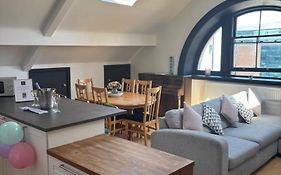 2 Bedroom City Centre Penthouse Loft Apartment